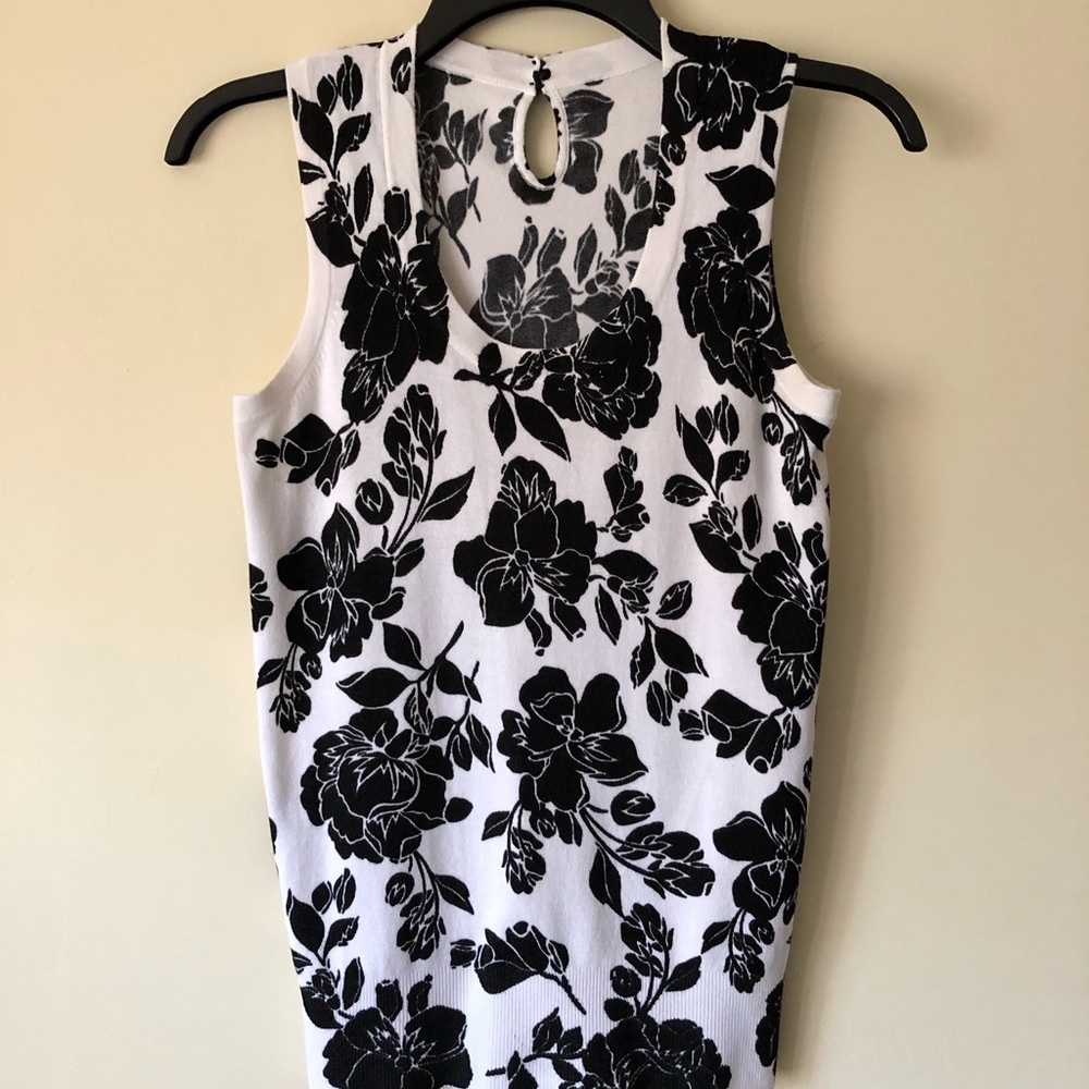 Talbots  oval neck knits top size S